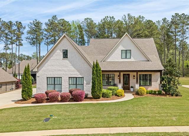 Property at 928 Andrews Ave, Auburn, AL 36832, 4 beds, 3.5 baths