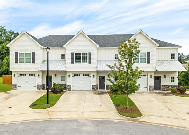 Property at 1430 Gatewood Pl, Auburn, AL 36830, 3 beds, 3.5 baths