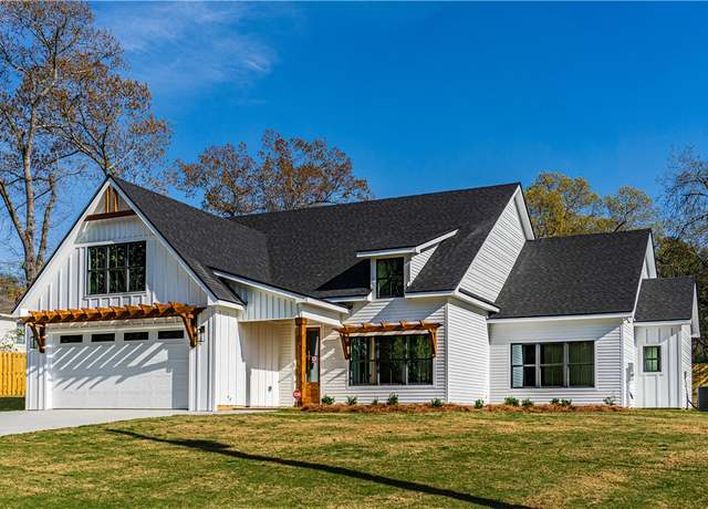 Property at 2307 Alpha Dr, Phenix City, AL 36867, 4 beds, 3 baths