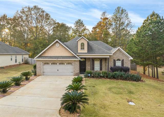 Property at 708 Mcdonald Dr, Opelika, AL 36801, 4 beds, 2 baths