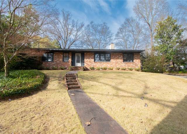Property at 607 Auburn Dr, Auburn, AL 36830, 3 beds, 2 baths