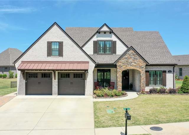 Property at 2936 Lakeview Ter, Opelika, AL 36801, 3 beds, 3.5 baths