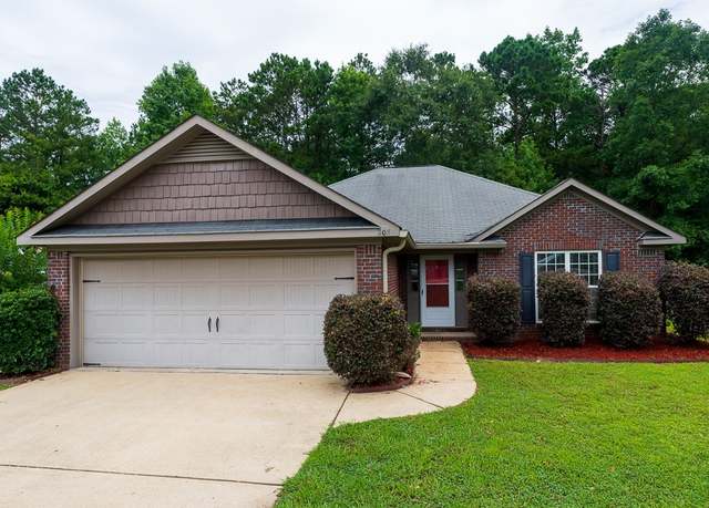 Property at 208 Oak Park Dr, Opelika, AL 36801, 3 beds, 2 baths