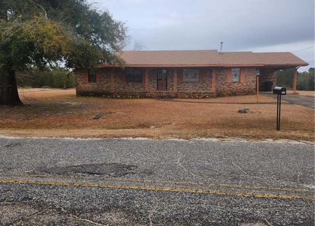 Property at 950 Mindingall Rd, Tuskegee, AL 36083, 4 beds, 1.5 baths