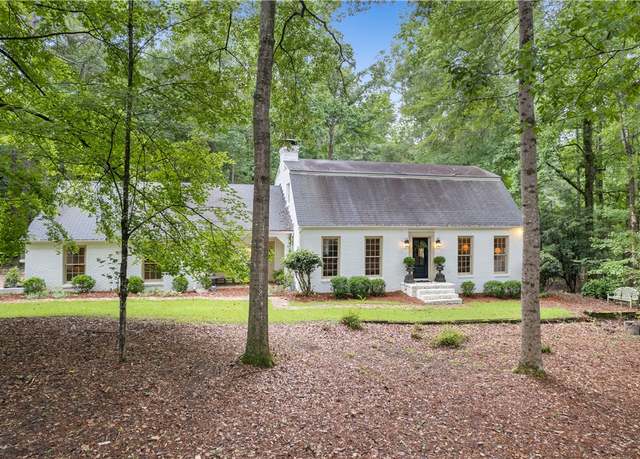 Property at 2521 Middle Brook Ln, Auburn, AL 36832, 4 beds, 3 baths
