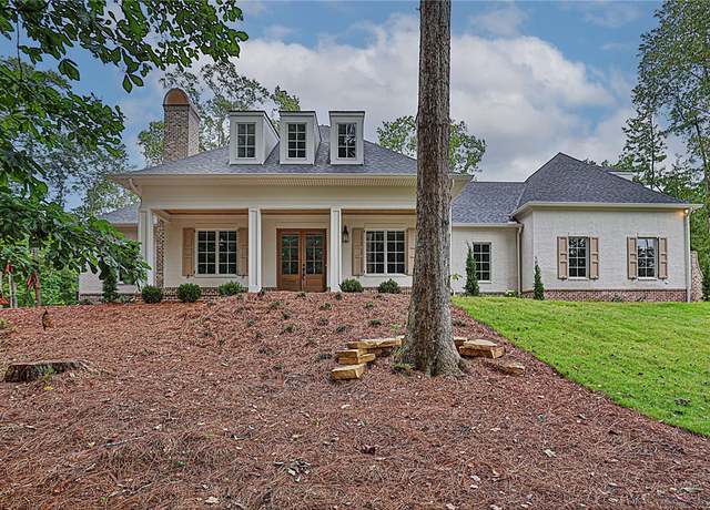 Property at 801 Kentwood Dr, Auburn, AL 36830, 5 beds, 4.5 baths