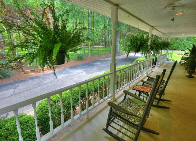 Property at 1765 Creekwood Trl, Auburn, AL 36830, 5 beds, 3.5 baths