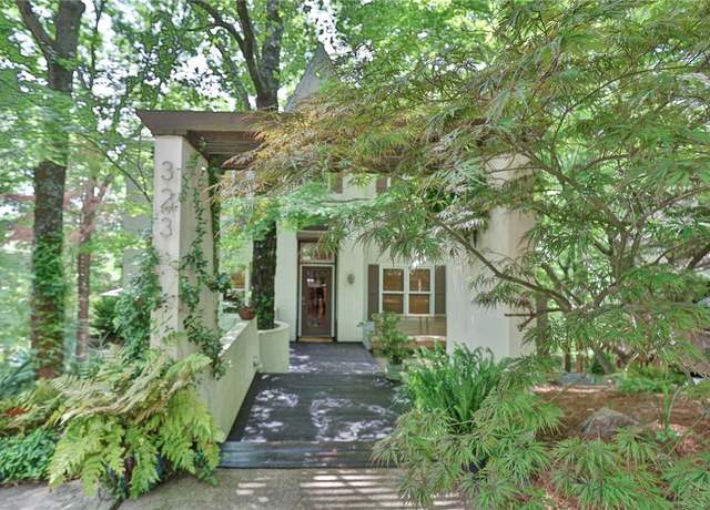 Property at 323 Butternut Dr, Auburn, AL 36830, 4 beds, 2.5 baths