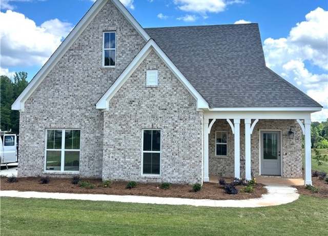 Property at 1890 Longleaf Ln, Opelika, AL 36801, 4 beds, 2 baths