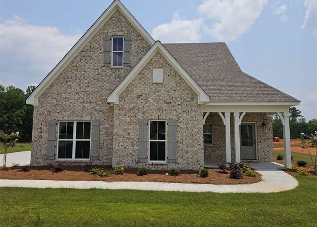 Property at 1890 Longleaf Ln, Opelika, AL 36801, 4 beds, 2 baths