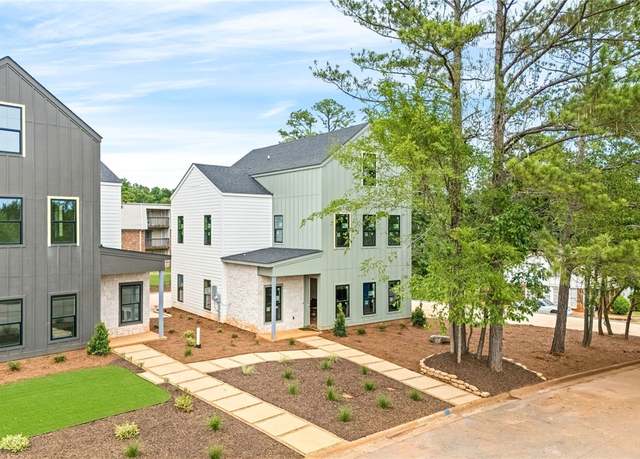 Property at 576 Pride Ave, Auburn, AL 36830, 5 beds, 4.5 baths