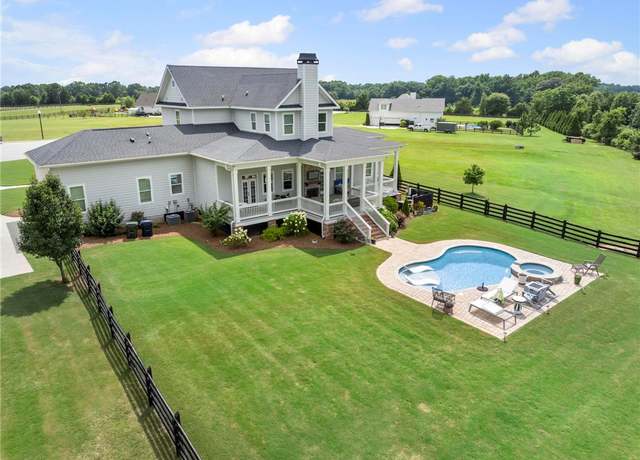 Property at 3249 Cannon Ln, Auburn, AL 36832, 5 beds, 4 baths