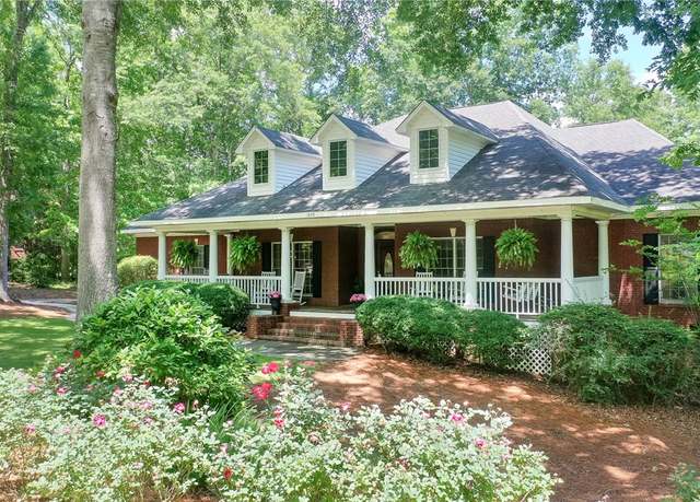 Property at 1849 Stoneridge Dr, Auburn, AL 36830, 4 beds, 4.5 baths