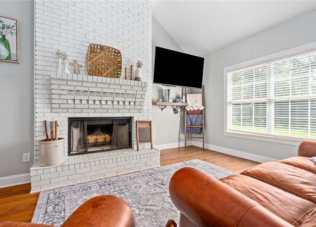 Property at 1213 Lizlin St, Opelika, AL 36081, 3 beds, 2 baths