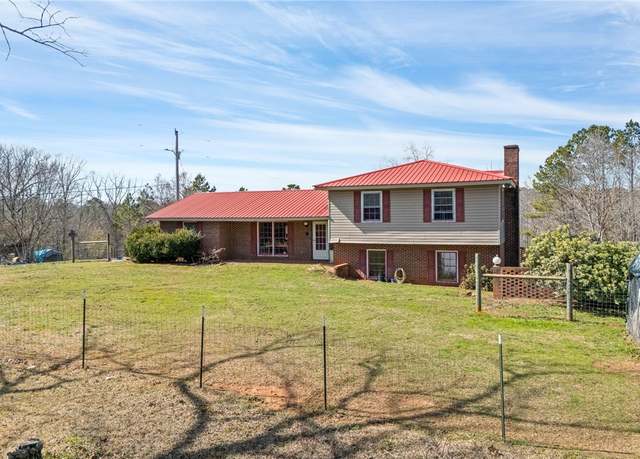 Property at 681 Lee Road 158, Opelika, AL 36804, 4 beds, 2 baths