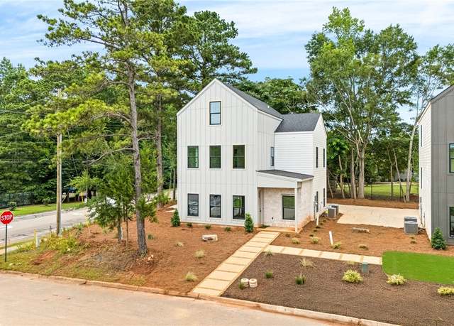 Property at 580 Pride Ave, Auburn, AL 36830, 5 beds, 4.5 baths