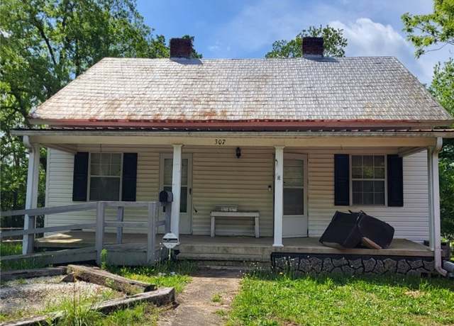 Property at 307 S 11th St, Lanett, AL 36863, 2 beds, 1 bath