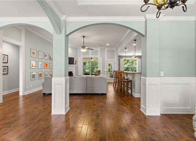 Property at 4112 Creekview Ct, Auburn, AL 36832, 4 beds, 2 baths