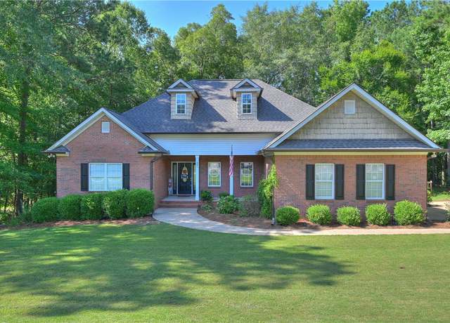 Property at 321 Saint James Dr, Auburn, AL 36830, 4 beds, 2 baths