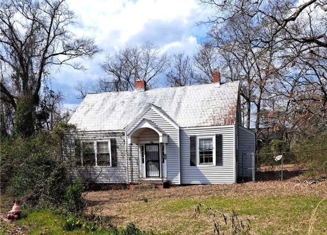 Property at 1502 Clark Ave, Tuskegee, AL 36083, 4 beds, 2 baths
