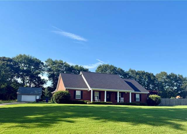 Property at 778 Lee Road 483, Opelika, AL 36804, 4 beds, 2 baths