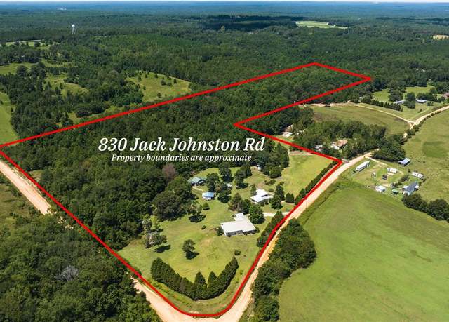 Property at 830 Jack Johnston Rd, Tuskegee, AL 36083, 4 beds, 3.5 baths
