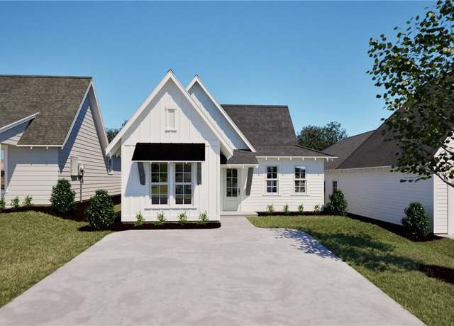 Property at 1085 Woodland Ln, Opelika, AL 36801, 3 beds, 2 baths