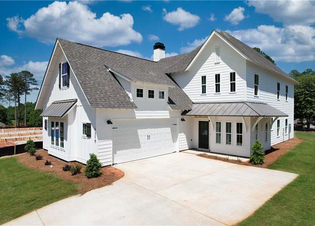 Property at 01000 Hunters Hill Ln, Auburn, AL 36830, 5 beds, 3.5 baths