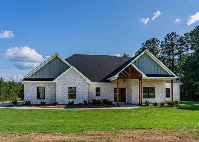 Property at 9186 Lee Road 158, Salem, AL 36874, 4 beds, 2.5 baths