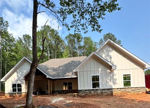 Property at 1652 Lee Road 183, Opelika, AL 36804, 4 beds, 3.5 baths