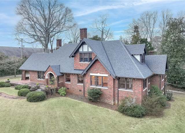 Property at 504 N 10th St, Opelika, AL 36801, 3 beds, 2.5 baths