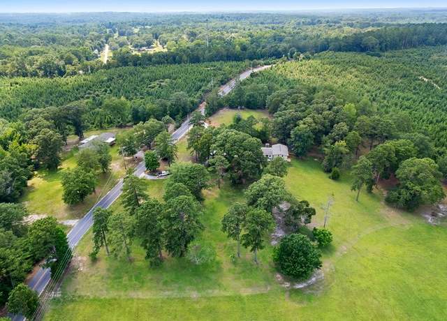 Property at 1325 Lee Road 117, Opelika, AL 36804, 4 beds, 3 baths