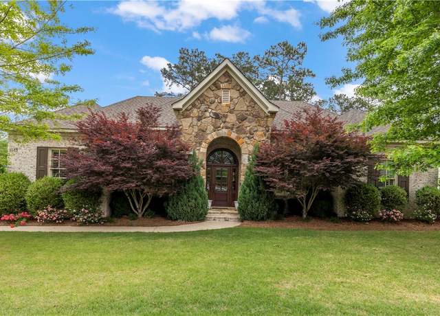 Property at 1655 Alex Ave, Auburn, AL 36030, 4 beds, 3 baths
