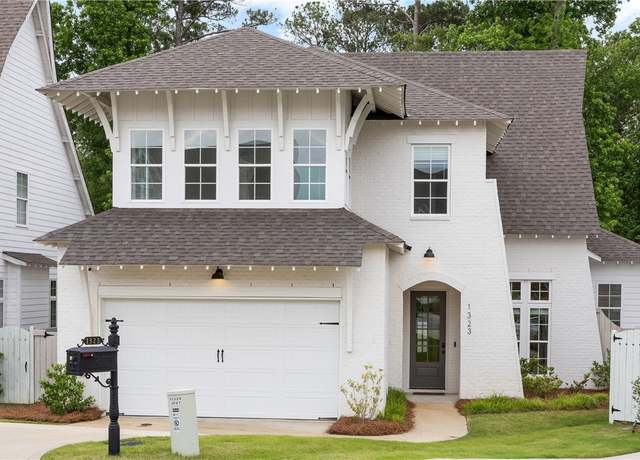 Property at 1323 S Sunnyslope Ct, Auburn, AL 36832, 5 beds, 3.5 baths