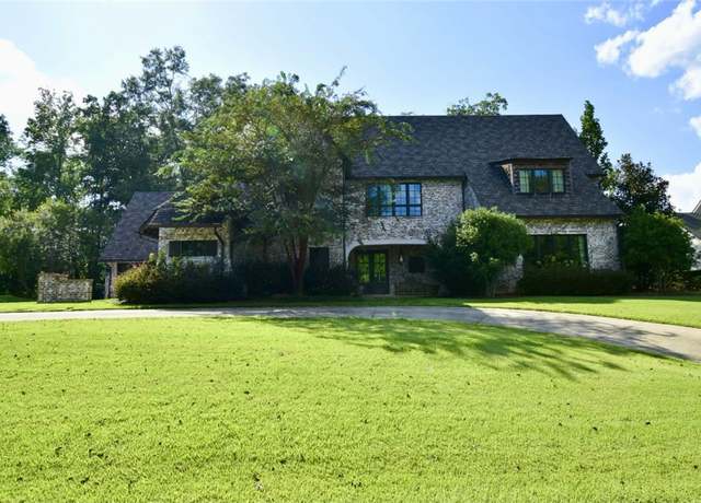 Property at 1711 Fairway Dr, Auburn, AL 36830, 5 beds, 5.5 baths