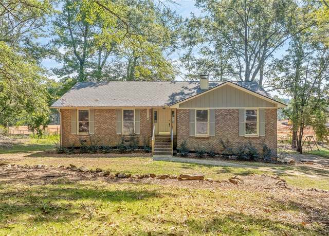 Property at 1800 Northgate Dr, Opelika, AL 36801, 4 beds, 3 baths