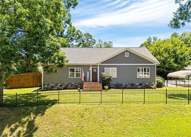 Property at 502 E Thach Ave, Auburn, AL 36830, 4 beds, 3 baths