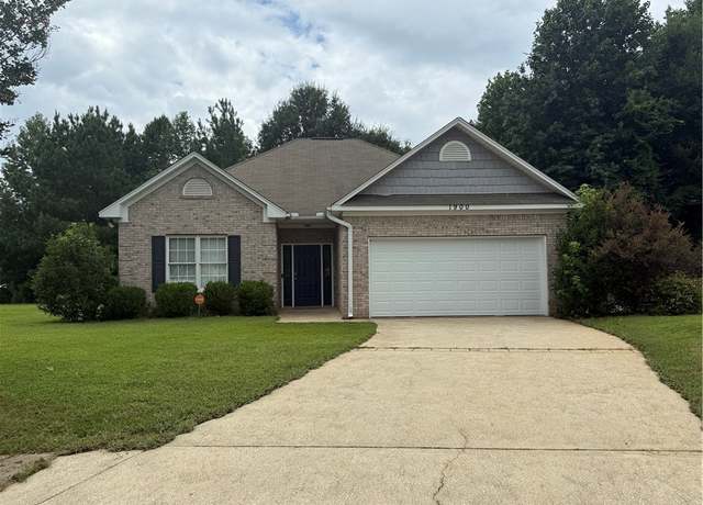 Property at 1900 Arbor Ln, Opelika, AL 36804, 3 beds, 2 baths