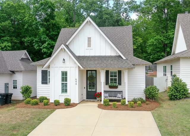 Property at 644 Village Dr, Opelika, AL 36801, 2 beds, 2 baths