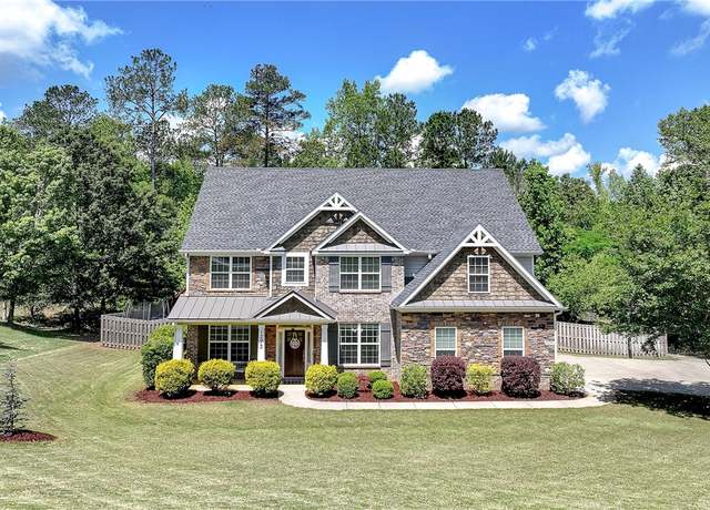 Property at 1273 Shadowwood Ln, Auburn, AL 36879, 5 beds, 3 baths