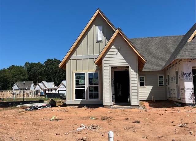 Property at 1063 Forest Ln, Opelika, AL 36801, 2 beds, 2 baths