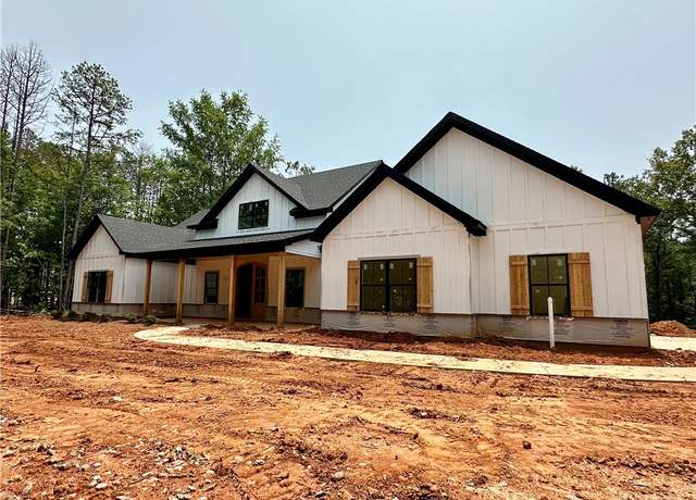 Property at 575 Lee Road 246, Salem, AL 36874, 4 beds, 2.5 baths