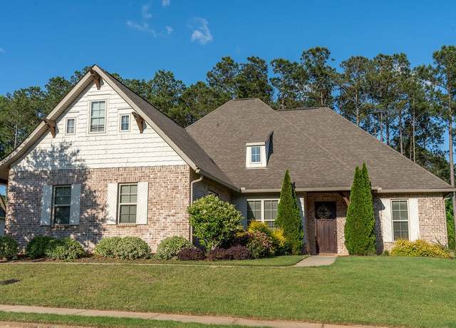Property at 920 Andrews Ave, Auburn, AL 36832, 4 beds, 3.5 baths