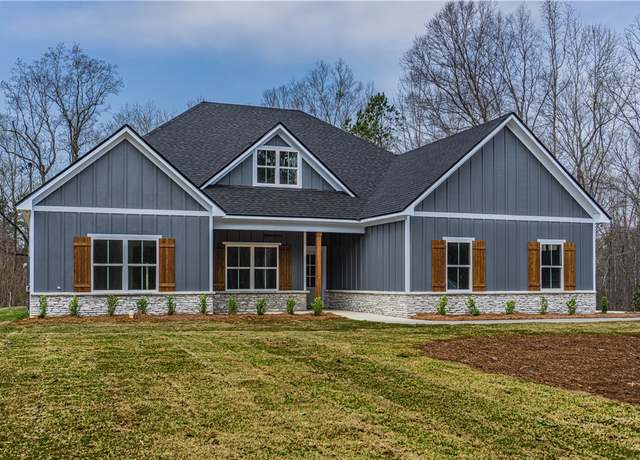 Property at 1847 Lee Road 288, Smiths Station, AL 36877, 4 beds, 2 baths