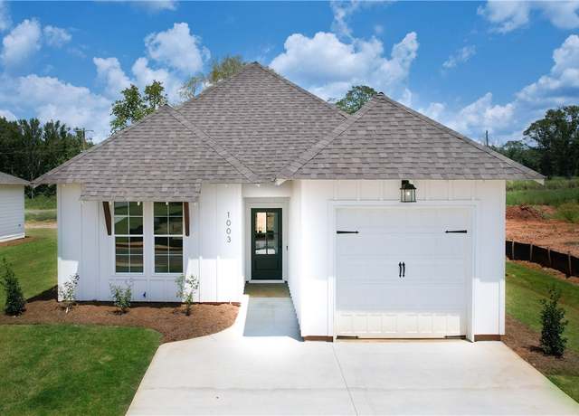 Property at 4 Crossing Ct E, Valley, AL 36854, 3 beds, 2 baths