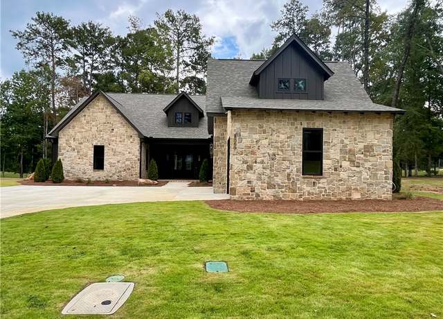 Property at 3059 Links Way, Opelika, AL 36801, 4 beds, 4.5 baths