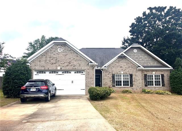 Property at 2902 Hannah Way, Opelika, AL 36801, 3 beds, 2 baths