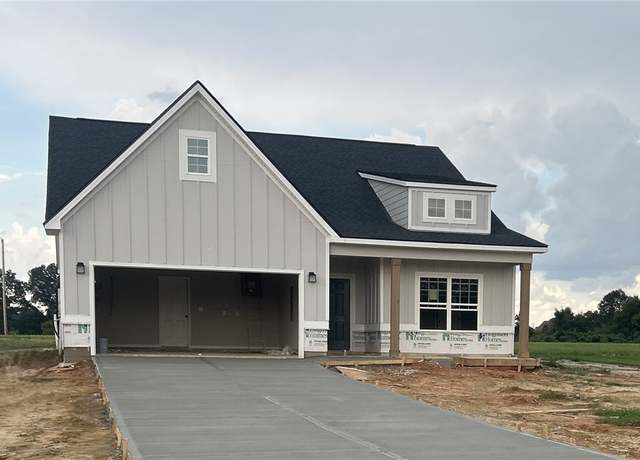 Property at 14 Heartland Blvd, Ft Mitchell, AL 36856, 3 beds, 2 baths