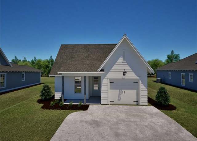 Property at 213 Summer St, Opelika, AL 36801, 3 beds, 2 baths