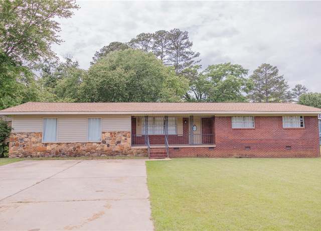 Property at 2401 11th Ave, Valley, AL 36854, 3 beds, 1.5 baths
